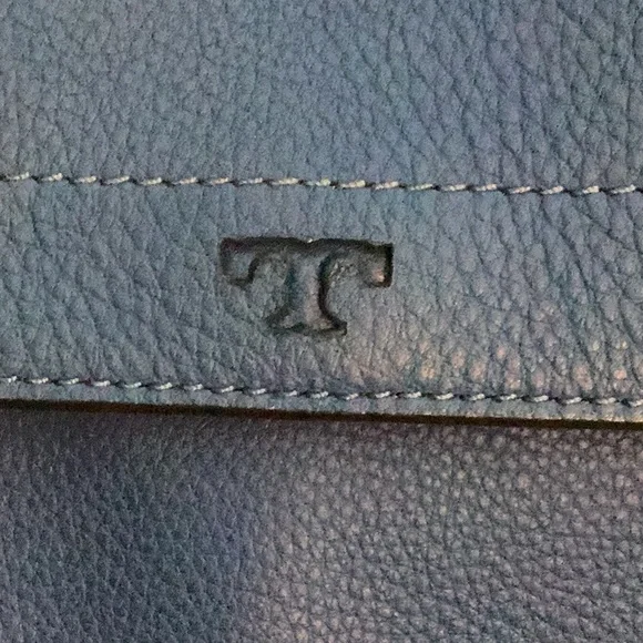 Tory Burch Half Moon Leather Satchel 💙 - Picture 6 of 17